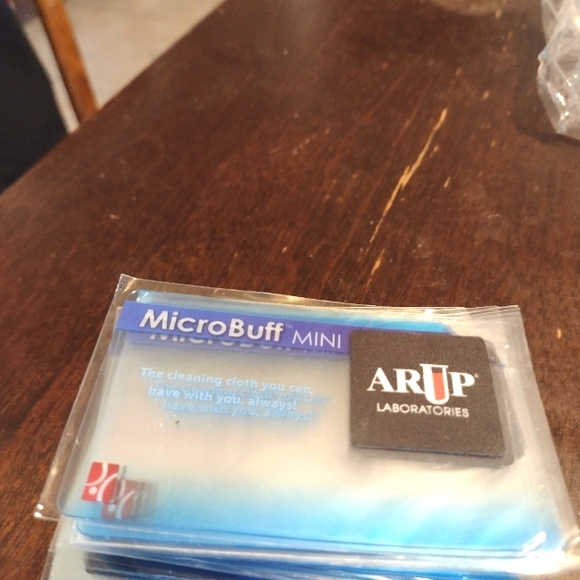 MicroBuff Mini The cleaning cloth you can have with you always. - Picture 4 of 8